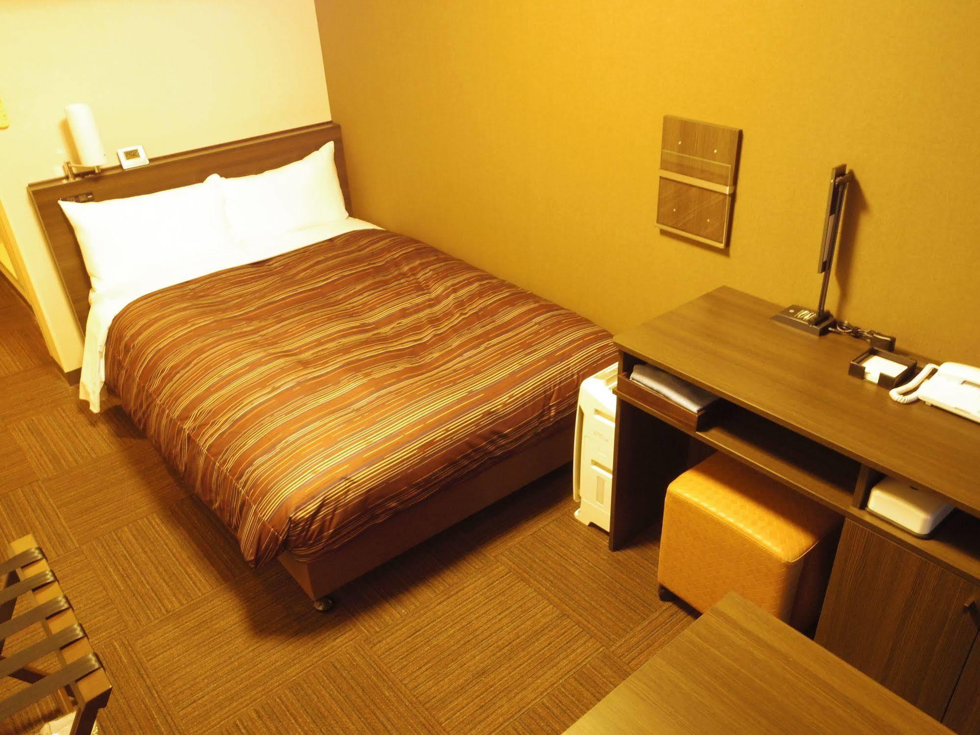 Hotel Route-Inn Kumamoto Ekimae Экстерьер фото