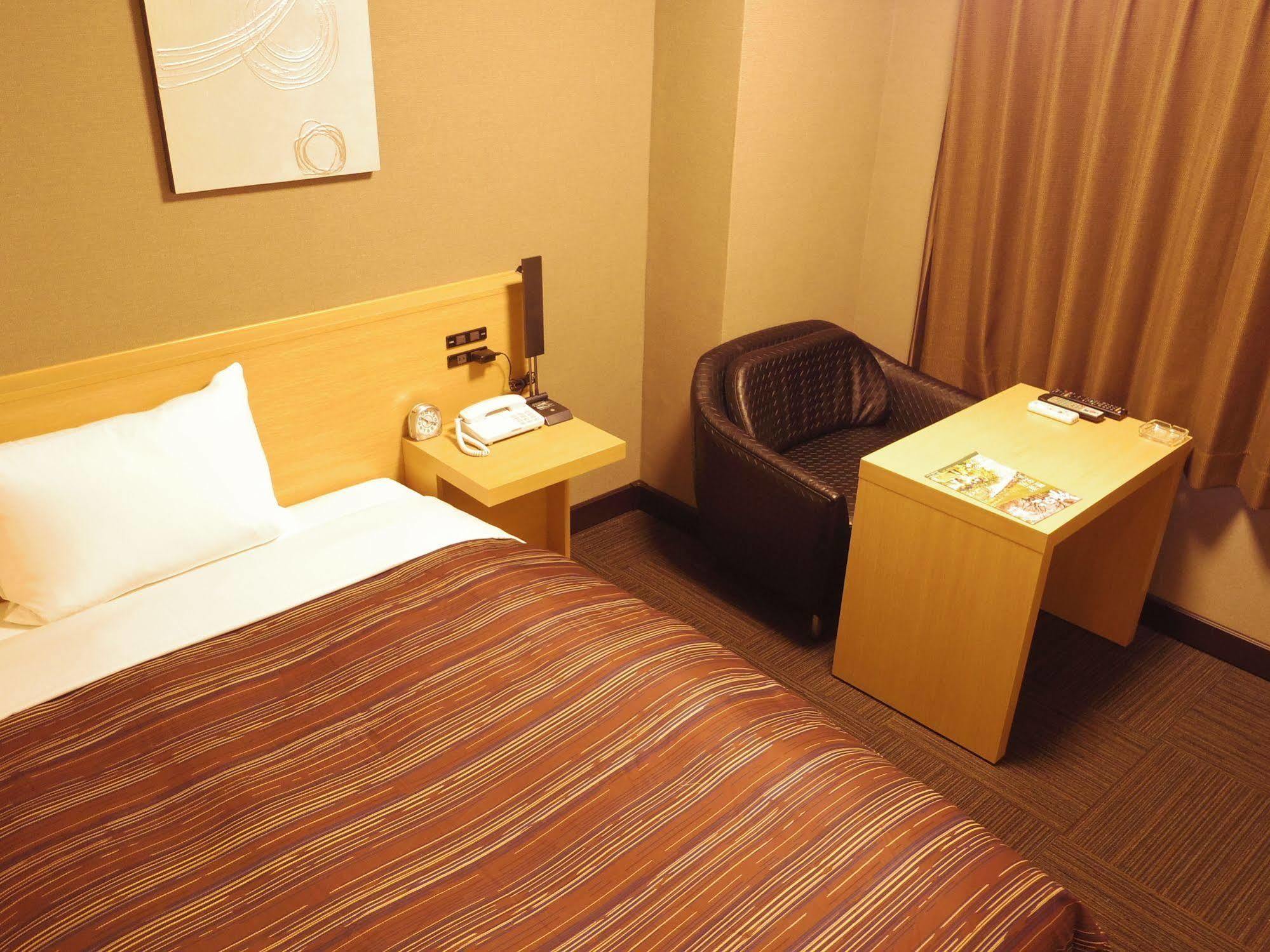 Hotel Route-Inn Kumamoto Ekimae Экстерьер фото