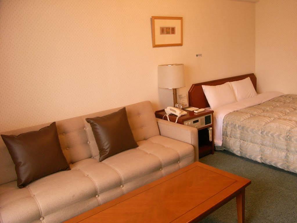 Hotel Route-Inn Kumamoto Ekimae Экстерьер фото